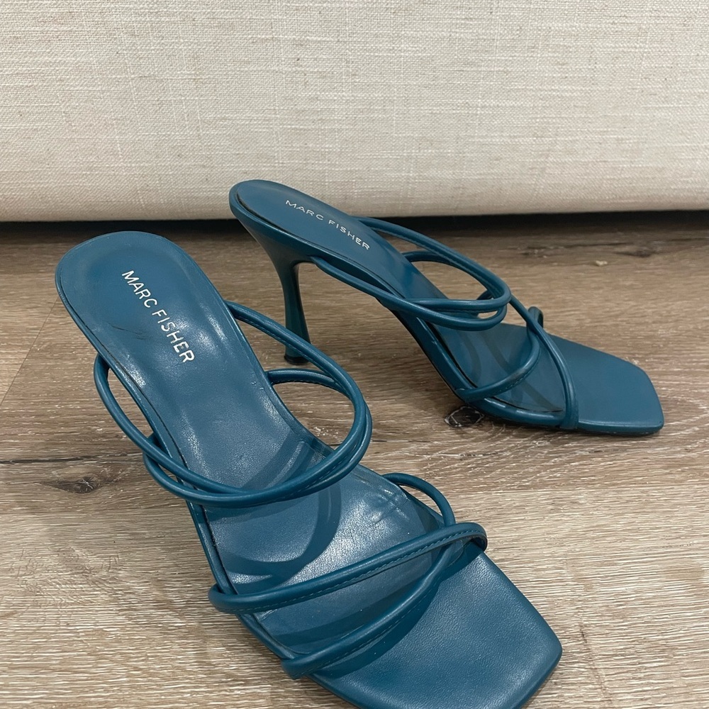 Marc Fisher Women's Blue Strappy Block Heels Size 8.5 - Picture 7 of 7